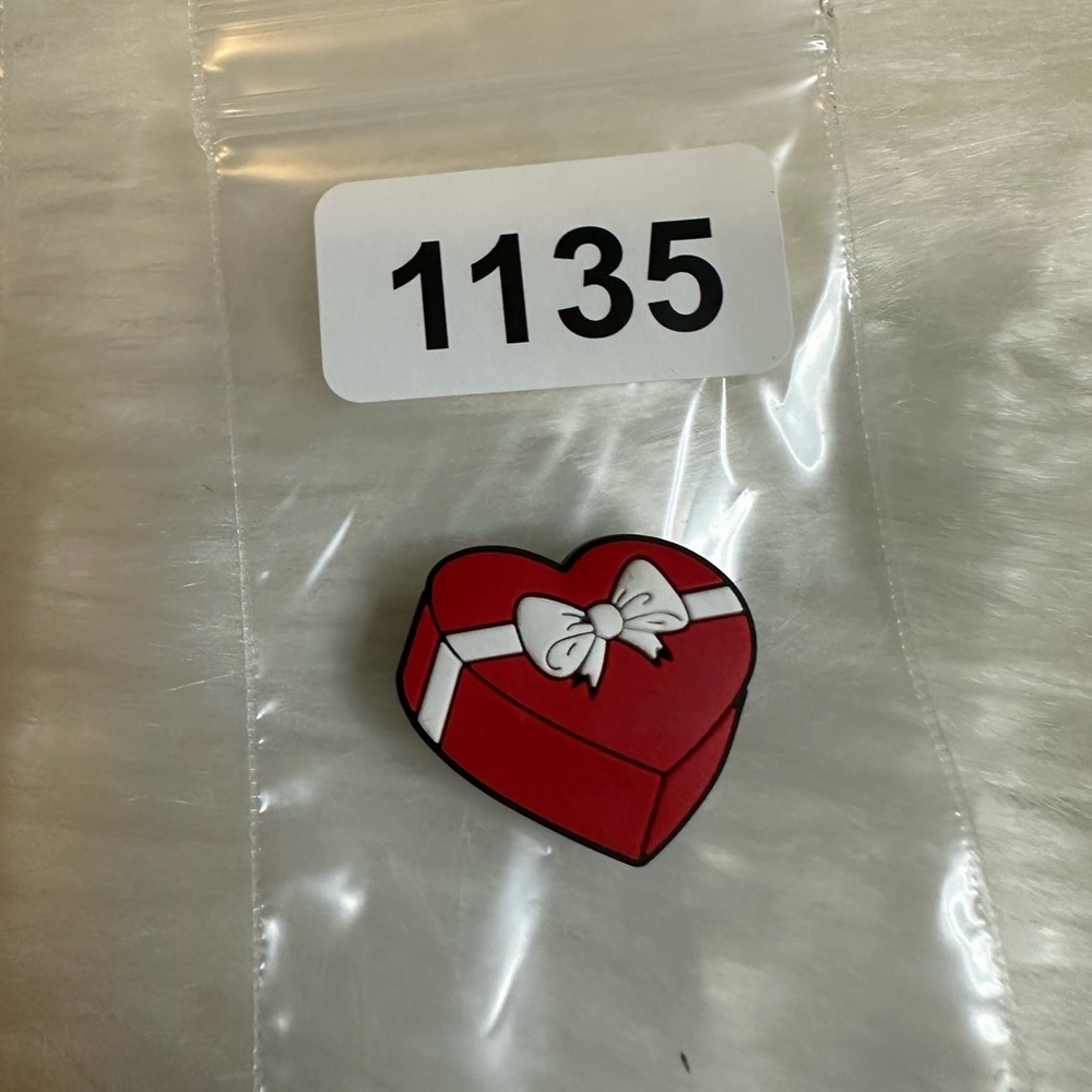croc charm Heart-Shaped Red Pin with White Bow